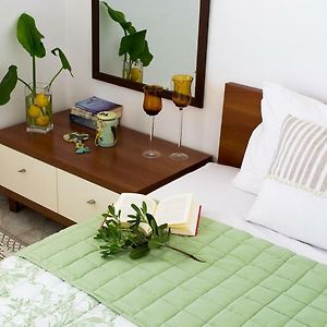 Inspiration Guestroom With Amazing Roof Garden